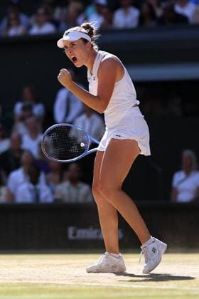 Linda Noskova celebrates during the Ladies Singles final Wimbledon Tennis Championships, Day 13, The All England Lawn Tennis and Croquet Club, London, UK - 11 Jul 2026London The All England Lawn Tennis and United Kingdom  Copyright: xEllaxLing Shutterstockx 16981031v