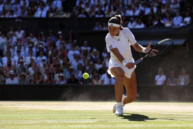 Karolina Muchova during the Ladies Singles final Wimbledon Tennis Championships, Day 13, The All England Lawn Tennis and Croquet Club, London, UK - 11 Jul 2026London The All England Lawn Tennis and United Kingdom  Copyright: xEllaxLing Shutterstockx 16981031aa