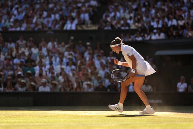 Karolina Muchova celebrates during the Ladies Singles final Wimbledon Tennis Championships, Day 13, The All England Lawn Tennis and Croquet Club, London, UK - 11 Jul 2026London The All England Lawn Tennis and United Kingdom  Copyright: xEllaxLing Shutterstockx 16981031bt