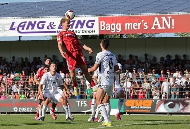 11.07.2026 - Fussball - Saison 2026 2027 - Testspiel Freundschaftsspiel Vorbereitungsspiel: SpVgg Ansbach 09 - 1. FC Nürnberg Nuernberg FCN ( Club ) - Sportfoto Zink DaMa - xdaxmax - Piet Scobel (19, 1. FC Nürnberg FCN ) mit Kopball *** July 11, 2026 Soccer Season 2026–2027 Exhibition Match Friendly Match Preseason Match SpVgg Ansbach 09 vs. 1 FC Nürnberg (Nürnberg FCN) Club Sports Photo Zink DaMa xdaxmax Piet Scobel 19, 1 FC Nürnberg FCN with a header