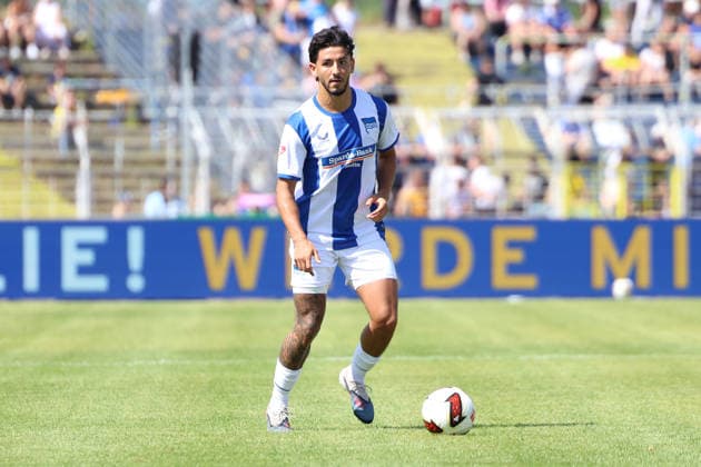 Deutschland: Freundschaftsspiel 2026 - 2027, Lok Leipzig gegen Hertha BSC , Bruno-Plache-Stadion (Leipzig): Kevin Sessa (Hertha BSC, 8) am Ball *** Germany Friendly Match 2026 2027, Lok Leipzig vs. Hertha BSC, Bruno Plache Stadium, Leipzig; Kevin Sessa, Hertha BSC, 8 on the ball Copyright: xLucasxWalterx