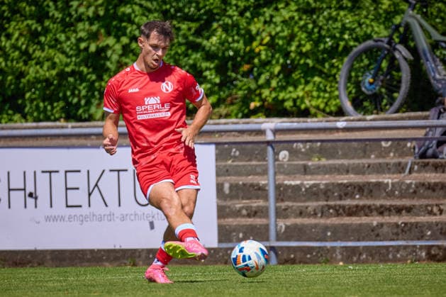 Freisteller, Portrait Daniel Rapp (1. FC Normannia Gmuend, 33) GER, 1. FC Normannia Gmuend vs. VfR Aalen, Fussball, Freundschaftsspiel, Herren, 11.07.2026 GER, 1. FC Normannia Gmuend vs. VfR Aalen, Fussball, Freundschaftsspiel, Herren, 11.07.2026 Schwaebisch Gmünd *** Close-up, Portrait of Daniel Rapp, 1 FC Normannia Gmuend, 33 GER, 1 FC Normannia Gmuend vs. VfR Aalen, Soccer, Friendly Match, Men s, July 11, 2026 GER, 1 FC Normannia Gmünd vs. VfR Aalen, soccer, friendly match, men s, July 11, 2026 Schwäbisch Gmünd Copyright: xEibner-Pressefoto GeraldxOelze-dexStoppanyx EP_ODS