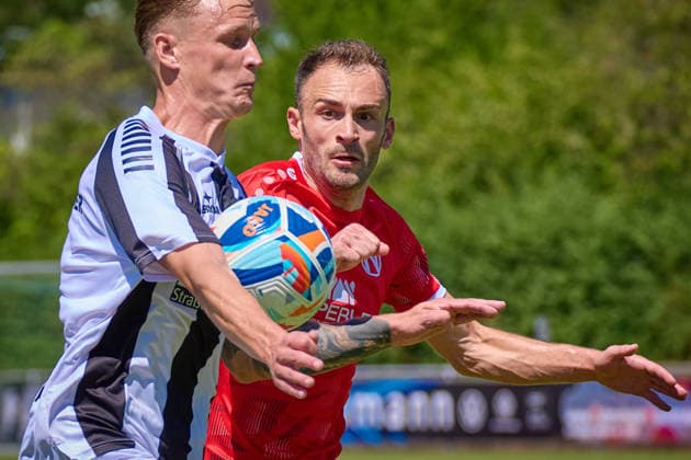 Zweikampf zwischen Benjamin Kindsvater (VfR Aalen, 11) und Miladin Filipovic (1. FC Normannia Gmuend, 13) GER, 1. FC Normannia Gmuend vs. VfR Aalen, Fussball, Freundschaftsspiel, Herren, 11.07.2026 GER, 1. FC Normannia Gmuend vs. VfR Aalen, Fussball, Freundschaftsspiel, Herren, 11.07.2026 Schwaebisch Gmünd *** Tackle between Benjamin Kindsvater (VfR Aalen, 11) and Miladin Filipovic (1 FC Normannia Gmünd, 13) GER, 1 FC Normannia Gmünd vs. VfR Aalen, Soccer, Friendly Match, Men s, July 11, 2026 GER, 1 FC Normannia Gmünd vs. VfR Aalen, soccer, friendly match, men’s, July 11, 2026 Schwäbisch Gmünd Copyright: xEibner-Pressefoto GeraldxOelze-dexStoppanyx EP_ODS