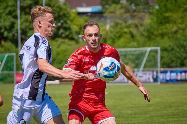 Zweikampf zwischen Benjamin Kindsvater (VfR Aalen, 11) und Miladin Filipovic (1. FC Normannia Gmuend, 13) GER, 1. FC Normannia Gmuend vs. VfR Aalen, Fussball, Freundschaftsspiel, Herren, 11.07.2026 GER, 1. FC Normannia Gmuend vs. VfR Aalen, Fussball, Freundschaftsspiel, Herren, 11.07.2026 Schwaebisch Gmünd *** Tackle between Benjamin Kindsvater (VfR Aalen, 11) and Miladin Filipovic (1 FC Normannia Gmünd, 13) GER, 1 FC Normannia Gmünd vs. VfR Aalen, Soccer, Friendly Match, Men s, July 11, 2026 GER, 1 FC Normannia Gmünd vs. VfR Aalen, soccer, friendly match, men’s, July 11, 2026 Schwäbisch Gmünd Copyright: xEibner-Pressefoto GeraldxOelze-dexStoppanyx EP_ODS