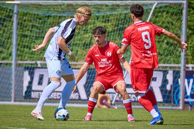 Vico Meien (VfR Aalen, 28), Daniel Dominkovic (1. FC Normannia Gmuend, 07), Luigi Mignano (1. FC Normannia Gmuend, 09), GER, 1. FC Normannia Gmuend vs. VfR Aalen, Fussball, Freundschaftsspiel, Herren, 11.07.2026 GER, 1. FC Normannia Gmuend vs. VfR Aalen, Fussball, Freundschaftsspiel, Herren, 11.07.2026 Schwaebisch Gmünd *** Vico Meien, VfR Aalen, 28; Daniel Dominkovic, 1 FC Normannia Gmünd, 07, Luigi Mignano 1 FC Normannia Gmünd, 09, GER, 1 FC Normannia Gmünd vs. VfR Aalen, Soccer, Friendly Match, Men s, July 11, 2026 GER, 1 FC Normannia Gmünd vs. VfR Aalen, Soccer, Friendly Match, Men s, July 11, 2026 Schwäbisch Gmünd Copyright: xEibner-Pressefoto GeraldxOelze-dexStoppanyx EP_ODS
