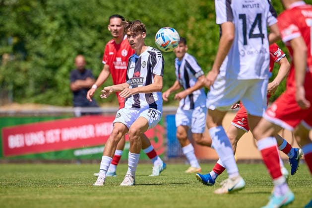 Loris Gross (VfR Aalen, 15) GER, 1. FC Normannia Gmuend vs. VfR Aalen, Fussball, Freundschaftsspiel, Herren, 11.07.2026 GER, 1. FC Normannia Gmuend vs. VfR Aalen, Fussball, Freundschaftsspiel, Herren, 11.07.2026 Schwaebisch Gmünd *** Loris Gross VfR Aalen, July 15, Germany, 1 FC Normannia Gmuend vs. VfR Aalen, Soccer, Friendly Match, Men s, July 11, 2026 GER, 1 FC Normannia Gmünd vs. VfR Aalen, Soccer, Friendly Match, Men s, July 11, 2026 Schwäbisch Gmünd Copyright: xEibner-Pressefoto GeraldxOelze-dexStoppanyx EP_ODS