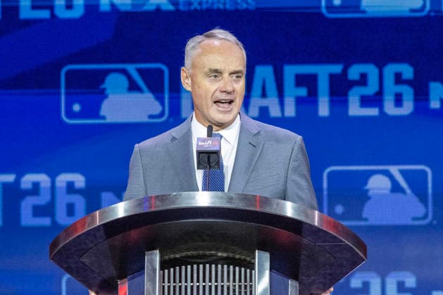MLB, Baseball Herren, USA Commissioner Rob Manfred speaks during the first round of the MLB baseball draft, Saturday, July 11, 2026, in Philadelphia, Pennsylvania.  PHI20260711010 LaurencexKesterson