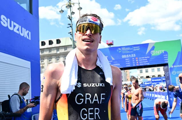 11.07.2026, GER, Triathlon, Hamburg Wasser World Triathlon, Elite, Maenner, Hamburg Drittplatzierter Henry Graf (GER) nach dem Zieleinlauf *** July 11, 2026, GER, Triathlon, Hamburg Wasser World Triathlon, Elite, Men, Hamburg s third-place finisher Henry Graf (GER) after crossing the finish line nordphotoxGmbH xWitke nph00002
