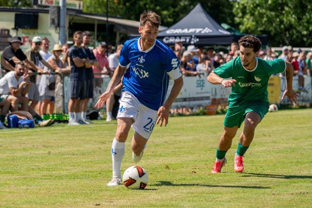 Spielszene, Dribbling, Sprint, Offensivaktion Matthias Bader (SV Darmstadt 98, 26), r. Tuan Stefanov (VfR Fehlheim, 07), GER, VfR Fehlheim vs. SV Darmstadt 98, Fussball, Testspiel, Saison 2026 2027, 11.07.2026, DFL REGULATIONS PROHIBIT ANY USE OF PHOTOGRAPHS AS IMAGE SEQUENCES AND OR QUASI-VIDEO, GER, VfR Fehlheim vs. SV Darmstadt 98, Fussball, Testspiel, Saison 2026 2027, 11.07.2026 Bensheim-Fehlheim *** Game action, dribbling, sprint, offensive play: Matthias Bader (SV Darmstadt 98), 26, r Tuan Stefanov (VfR Fehlheim), 07, GER, VfR Fehlheim vs. SV Darmstadt 98, soccer, friendly match, 2026–2027 season, July 11, 2026, DFL regulations prohibit any use of photographs as image sequences and or quasi-video, GER, VfR Fehlheim vs. SV Darmstadt 98, soccer, friendly match, 2026–2027 season, July 11, 2026, Bensheim Fehlheim Copyright: xEibner-Pressefoto J-NxGroemlingx EP_JGG