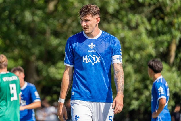 Freisteller, Portrait Matej Maglica (SV Darmstadt 98, 05) mit Kapitaensbinde, GER, VfR Fehlheim vs. SV Darmstadt 98, Fussball, Testspiel, Saison 2026 2027, 11.07.2026, DFL REGULATIONS PROHIBIT ANY USE OF PHOTOGRAPHS AS IMAGE SEQUENCES AND OR QUASI-VIDEO, GER, VfR Fehlheim vs. SV Darmstadt 98, Fussball, Testspiel, Saison 2026 2027, 11.07.2026 Bensheim-Fehlheim *** Close-up, Portrait of Matej Maglica of SV Darmstadt 98, 05, wearing the captain s armband, GER, VfR Fehlheim vs. SV Darmstadt 98, Soccer, Friendly Match, 2026–2027 Season, July 11, 2026, DFL regulations prohibit any use of photographs as image sequences and or quasi-video, GER, VfR Fehlheim vs. SV Darmstadt 98, soccer, friendly match, 2026–2027 season, July 11, 2026, Bensheim Fehlheim Copyright: xEibner-Pressefoto J-NxGroemlingx EP_JGG