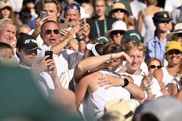 Tennis - Wimbledon 2026 - ITF - The Championships - 11 07 2026 - Tennis - Wimbledon 2026 - ITF - The Championships - 11 07 2026 - Linda Noskova bat Muchova - Republique Tcheque London  Copyright: xChryslenexCaillaud Psnewzx