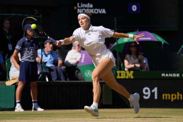 2026 Wimbledon, July 11, Ladies Final LONDON, - JULY 11: Karolina Muchova of the Czech Republic plays a shot against Linda Noskova of the Czech Republic during the 2026 Wimbledon, July 11, Ladies Final at The all England club, Wimbledon on July 11, 2026 in London, GBR. London The all England club, Wimbledon GBR Copyright: xPeterxvanxdenxBerg ISIxPhotosx 9498