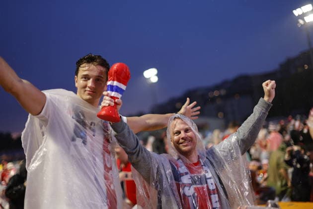 OSLO, NORGE 20260711 Norska fotbollsfans pa Frogner stadion i Oslo inför kvällens kvartsfinal i fotbolls-VM mellan Norge och England. OSLO NORGE x9200x *** OSLO, NORWAY 20260711 Norwegian soccer fans at Frogner Stadium in Oslo ahead of tonight s World Cup quarterfinal between Norway and England OSLO NORWAY x9200x  Copyright: xAdamxIhse TTx FOTBOLLS-VM NORSKA FANS NORGE-ENGLAND