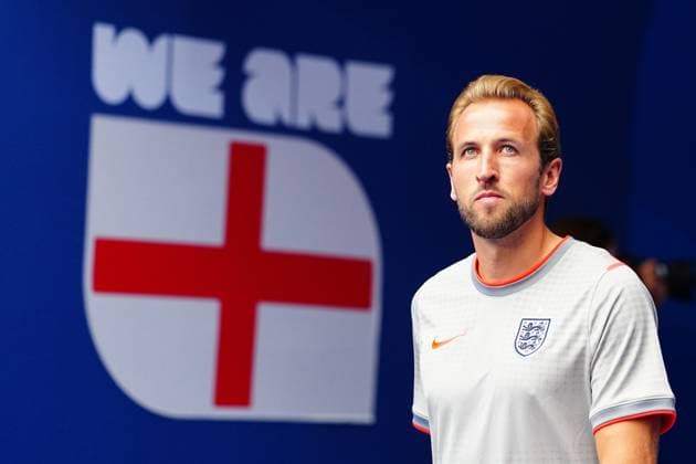 Norway v England - FIFA World Cup, WM, Weltmeisterschaft, Fussball 2026 - Quarter Final MIAMI GARDENS, FLORIDA - JULY 11: Harry Kane of England arrives to the pitch before the 2026 FIFA World Cup Quarter Final match between Norway and England at the Miami Stadium in Miami Gardens, Florida, United States on July 11, 2026. Evrim Aydin Anadolu Miami Gardens United States. Editorial use only. Please get in touch for any other usage.  Copyright: x2026xAnadoluxEvrimxAydinx