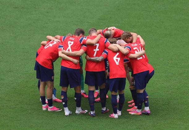 FIFA World Cup, WM, Weltmeisterschaft, Fussball 2026 quarterfinals - Norway vs England Norway huddle ahead of the FIFA World Cup 2026 quarterfinals match Norway against England, in Miami, USA, 11 July 2026. MIAMI United States  Copyright: xCRISTOBALxHERRERA-ULASHKEVICHx