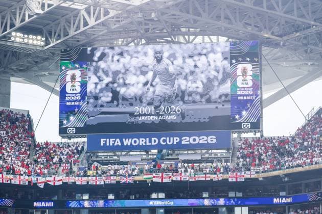 RECORD DATE NOT STATED FIFA World Cup, WM, Weltmeisterschaft, Fussball 2026 - Quarterfinals - Norway v England A one-minute silence is observed in memory of Jayden Adams, the South Africa player who competed at the 2026 FIFA World Cup and was found dead in Schotschekloof, in central Cape Town, on Saturday morning before the FIFA World Cup quarterfinal match between Norway and England, at Miami Stadium, in Florida, United States, July 11, 2026.(Foto: William Volcov Brazil Photo Press IMAGO) Sports Miami FL United States Copyright: xWILLIAMxVOLCOVx