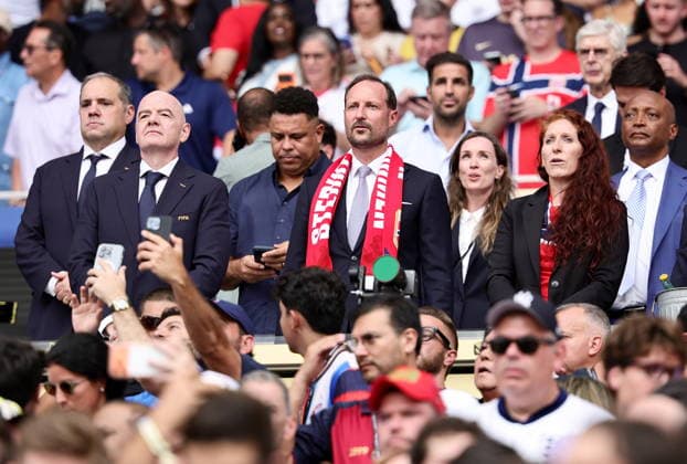 FIFA World Cup, WM, Weltmeisterschaft, Fussball 2026 quarterfinals - Norway vs England (from L) FIFA president Gianni Infantino, Norwegian Crown Prince Haakon and Norwegian Football Federation (NFF) president Lise Klaveness look on before the FIFA World Cup 2026 quarterfinals match Norway against England, in Miami, USA, 11 July 2026. MIAMI United States  Copyright: xRONALDxWITTEKx