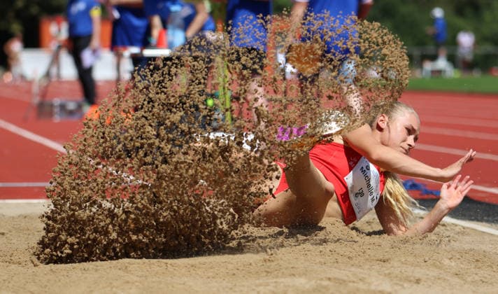 Norddeutsche Leichtathletik-Meisterschaften in Bremen: Michelle Manke (LG Nord Berlin) siegte im Weitsprung der Frauen. *** North German Track and Field Championships in Bremen: Michelle Manke of LG Nord Berlin won the women s long jump
