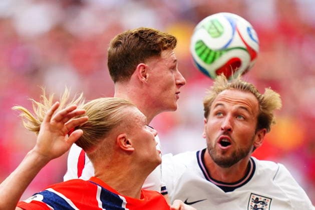 Norway v England - FIFA World Cup, WM, Weltmeisterschaft, Fussball 2026 - Quarter Finals MIAMI GARDENS, FLORIDA - JULY 11: Harry Kane of England in action against Erling Haaland of Norway during the 2026 FIFA World Cup quarterfinal match between Norway and England at Miami Stadium in Miami Gardens, Florida, United States, on July 11, 2026. Evrim Aydin Anadolu Florida United States. Editorial use only. Please get in touch for any other usage.  Copyright: x2026xAnadoluxEvrimxAydinx