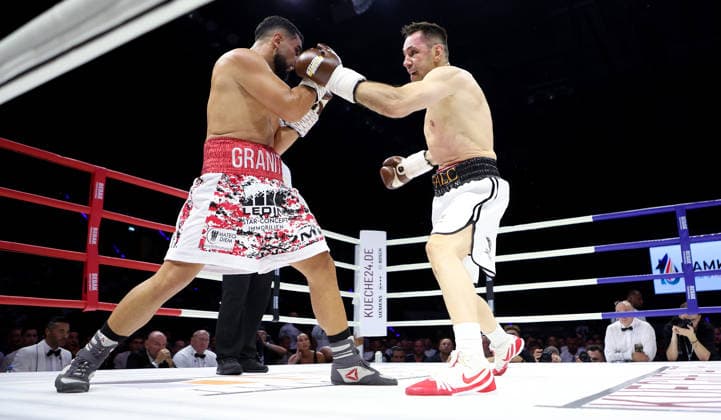 Stuttgart , Boxen Felix Sturm vs. Granit Stein, v.l. Granit Stein und Felix Sturm *** Stuttgart, Boxing: Felix Sturm vs. Granit Stein; from left: Granit Stein and Felix Sturm