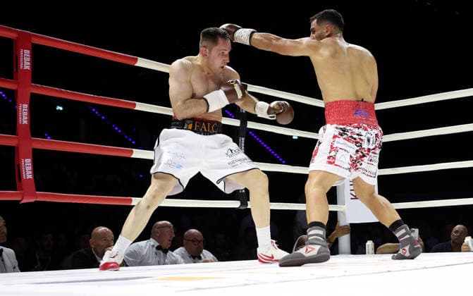 Stuttgart , Boxen Felix Sturm vs. Granit Stein, v.l. Felix Sturm und Granit Stein *** Stuttgart, Boxing: Felix Sturm vs. Granit Stein; from left: Felix Sturm and Granit Stein