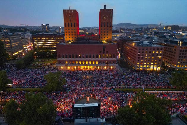 World Cup 2026: Norway - England Oslo 20260712. Audiences watch the World Cup match between Norway and England shown on a big screen in central Oslo on Saturday evening. Photo: Javad Parsa NTB Oslo Norway EDITORIAL USE ONLY. RESTRICTED USE FOR BETTING COMPANIES Ref:_SPOQBAyJGDrO3c.jpg *** 2026 World Cup Norway England Oslo July 12, 2026 Spectators watch the World Cup match between Norway and England shown on a big screen in central Oslo on Saturday evening. Photo: Javad Parsa, NTB, Oslo, Norway. EDITORIAL USE ONLY. RESTRICTED USE FOR BETTING COMPANIES.  Copyright: xHansxO.xTorgersenx xNTBx