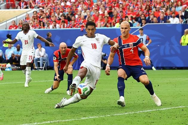 Jude Bellingham of England scores the second goal England v Norway, 2026 FIFA World Cup, WM, Weltmeisterschaft, Fussball Quarter-final, Football, Miami Stadium, Miami, Florida, USA - 11 Jul 2026Miami Miami Stadium Florida (FL) United States of America  Copyright: xMichaelxZemanek Shutterstockx 16986212ch