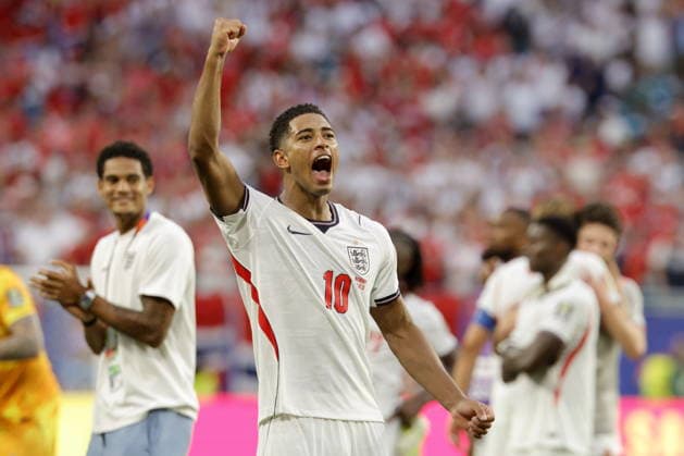 FIFA World Cup, WM, Weltmeisterschaft, Fussball 2026 quarterfinals - Norway vs England Jude Bellingham of England celebrates with their supporters after winning the FIFA World Cup 2026 quarterfinals match Norway against England, in Miami, Florida, USA, 11 July 2026. MIAMI United States  Copyright: xSHAWNxTHEWx