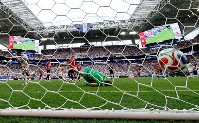 FIFA World Cup, WM, Weltmeisterschaft, Fussball 2026 quarterfinals - Norway vs England epaselect Jude Bellingham (L) of England starts celebrating after scoring his second goal during the FIFA World Cup 2026 quarterfinals match Norway against England, in Miami, USA, 11 July 2026. MIAMI United States  Copyright: xRONALDxWITTEKx