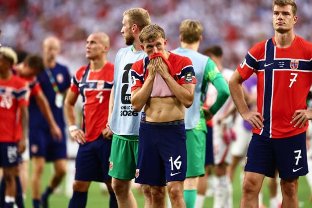 Norway players dejected at full time England v Norway, 2026 FIFA World Cup, WM, Weltmeisterschaft, Fussball Quarter-final, Football, Miami Stadium, Miami, Florida, USA - 11 Jul 2026Miami Miami Stadium Florida (FL) United States of America  Copyright: xMichaelxZemanek Shutterstockx 16986212eb