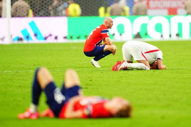 Norway v England - FIFA World Cup, WM, Weltmeisterschaft, Fussball 2026 - Quarter Finals MIAMI GARDENS, FLORIDA - JULY 11: Players of England celebrate victory while players of Norway react to defeat after the 2026 FIFA World Cup quarterfinal match between Norway and England at Miami Stadium in Miami Gardens, Florida, United States, on July 11, 2026. Evrim Aydin Anadolu Miami Gardens United States. Editorial use only. Please get in touch for any other usage.  Copyright: x2026xAnadoluxEvrimxAydinx