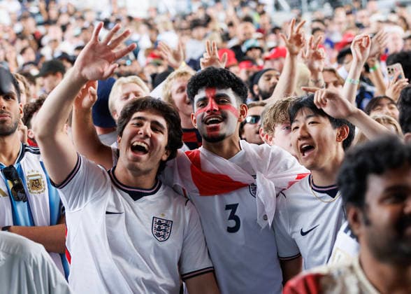 July 11, 2026, Vancouver, British Columbia, Canada: Supporters of England attend the FIFA Fan Festival Vancouver at PNE of the FIFA World Cup, WM, Weltmeisterschaft, Fussball 2026 Quarter Finals match between Norway and England. World Cup 2026: Quarter Final: Norway 1:2 England: FIFA FAN FESTIVAL  - ZUMAc132 20260711_fap_c132_004 Copyright: xAndrewxChinx