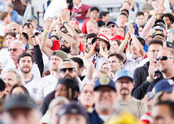 July 11, 2026, Vancouver, British Columbia, Canada: Supporters of England attend the FIFA Fan Festival Vancouver at PNE of the FIFA World Cup, WM, Weltmeisterschaft, Fussball 2026 Quarter Finals match between Norway and England. World Cup 2026: Quarter Final: Norway 1:2 England: FIFA FAN FESTIVAL  - ZUMAc132 20260711_fap_c132_006 Copyright: xAndrewxChinx