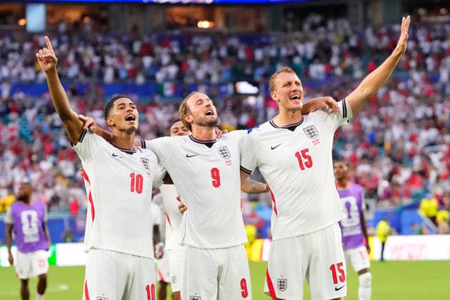 Norway v England: Quarter Final - FIFA World Cup, WM, Weltmeisterschaft, Fussball 2026 Jude Bellingham of England celebrates the victory with Dan Burn and Harry Kane of England during the FIFA World Cup 2026 Quarter Final match between Norway and England at Miami Stadium on July 11, 2026 in Miami Gardens, United States. Miami Gardens FL United States  Copyright: xJosexBretonx originalFilename:bretonhernandez-norwayve260711_npcqZ.jpg