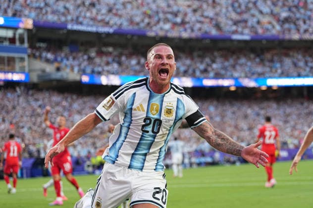 Alexis Mac Allister (Argentina) scores and celebrates his teams first goal during Argentina and Switzerland, Quarter final FIFA World Cup, WM, Weltmeisterschaft, Fussball 2026, Kansas Stadium, Kansas, USA on July 11, 2026. Thor Wegner DeFodi Images. (Photo by DeFodi Images) - *** Alexis Mac Allister of Argentina scores and celebrates his team s first goal during the quarterfinal match between Argentina and Switzerland at the 2026 FIFA World Cup at Kansas Stadium in Kansas, USA, on July 11, 2026. Photo by DeFodi Images (Thor Wegner)