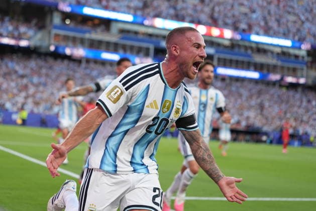 Argentina v Switzerland - FIFA World Cup, WM, Weltmeisterschaft, Fussball 2026 - Quarter Finals KANSAS CITY, MISSOURI, US - JULY 11: Alexis Mac Allister of Argentina celebrates after a goal during the 2026 FIFA World Cup quarter-final match between Argentina and Switzerland at Arrowhead Stadium in Kansas City, Missouri, US, on July 11, 2026. Ercin Erturk Anadolu Missouri United States. Editorial use only. Please get in touch for any other usage.  Copyright: x2026xAnadoluxErcinxErturkx