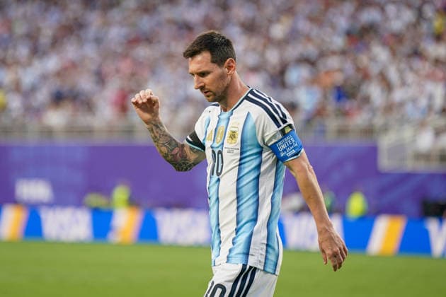 USA: Fussball FIFA World Cup, WM, Weltmeisterschaft, Fussball 2026, Viertelfinale - Argentinien vs Schweiz - Kansas City Stadium (GEHA Field at Arrowhead Stadium, Kansas City, Missouri): Lionel Messi (Argentinien 10) *** USA Soccer 2026 FIFA World Cup, Quarterfinals: Argentina vs. Switzerland, Kansas City Stadium (GEHA Field at Arrowhead Stadium), Kansas City, Missouri, Lionel Messi, Argentina 10 Copyright: xJOERANxSTEINSIEKx
