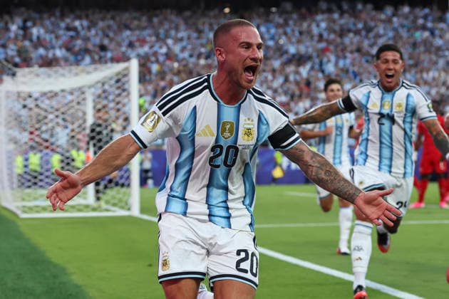 KANSAS CITY, MO - JULY 11: Alexis Mac Allister 20 of Argentina yells with his arms outstretched to celebrate a goal in the first half of the FIFA World Cup, WM, Weltmeisterschaft, Fussball 2026 Quarterfinal match between Argentina and Switzerland on July 11, 2026 at Kansas City Stadium in Kansas City, MO. (Photo by Scott Winters Icon Sportswire) SOCCER: JUL 11 FIFA World Cup 26 Quarter-Final - Argentina v Switzerland EDITORIAL USE ONLY Icon2607110241