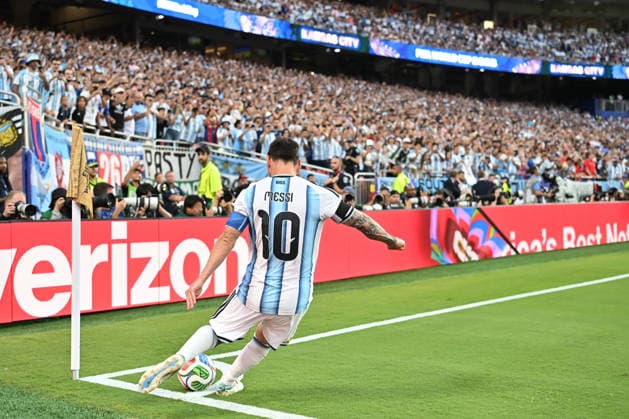 Lionel Messi of Argentina takes a corner kick during a FIFA Men’s World Cup 2026 quarter-final football match between Argentina and Switzerland at Kansas City Stadium, in Kansas City on July 11th 2026 (Photo by Nayra Halm SPP)  Copyright: xNayraxHalm SPPx Sportspressphoto_SPR189464