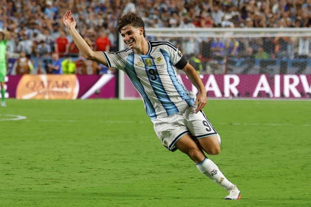 FIFA World Cup, WM, Weltmeisterschaft, Fussball 2026 quarterfinals - Argentina vs Switzerland Julian Alvarez of Argentina celebrates scoring the 2-1 goal during the FIFA World Cup 2026 quarterfinals match Argentina vs Switzerland, in Kansas City, Missouri, USA, 11 July 2026. KANSAS CITY United States  Copyright: xCHRISTOPHERxNEUNDORFx