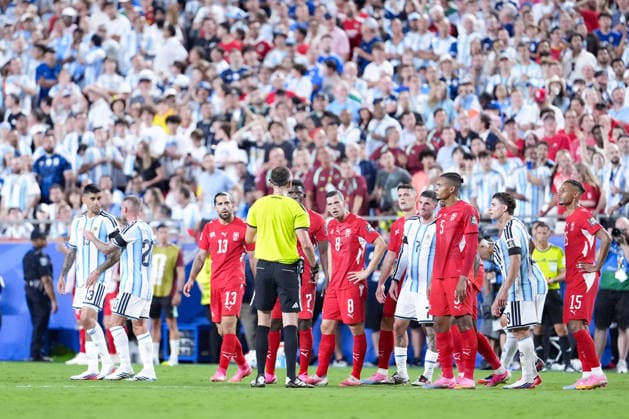 Ricardo Rodriguez of Switzerland (L) and Remo Freuler of Switzerland (R) react during a FIFA Men’s World Cup 2026 quarter-final football match between Argentina and Switzerland at Kansas City Stadium, in Kansas City on July 11th 2026 (Photo by Alexandra Fechete SPP)  Copyright: xAlexandraxFechete SPPx Sportspressphoto_SPR189564