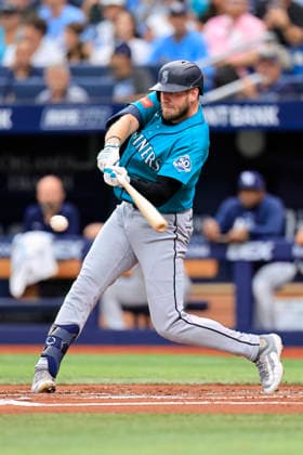 July 11, 2026, St. Petersburg, Florida, USA: Seattle Mariners right fielder Luke Raley (20) fouls off a pitch during an MLB, Baseball Herren, USA game against the Tampa Bay Rays on July 11, 2026 at Tropicana Field. The Rays beat the Mariners 6-1. MLB 2026: Tampa Bay Rays 6 : 1 Seattle Mariners  - ZUMAh180 20260711_zsp_h180_018 Copyright: xKimxHukarix