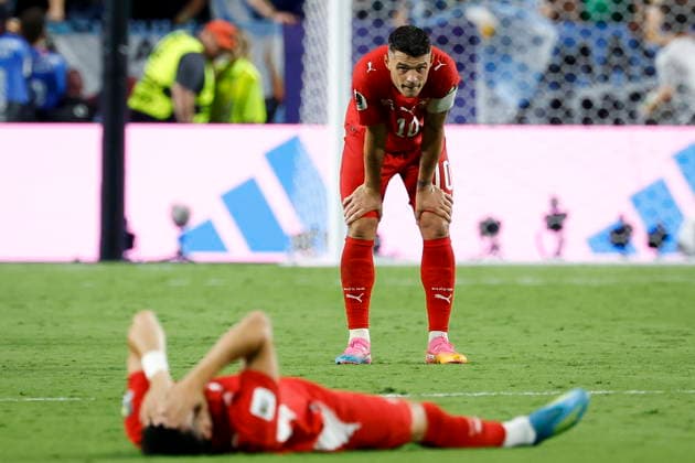 FIFA World Cup, WM, Weltmeisterschaft, Fussball 2026 quarterfinals - Argentina vs Switzerland Switzerland s Granit Xhaka (top) and Ruben Vargas looks dejected after losing the FIFA World Cup 2026 quarterfinals match Argentina vs Switzerland, in Kansas City, Missouri, USA, 11 July 2026. Kansas City United States  Copyright: xPETERxKLAUNZERx