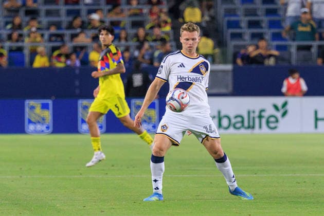 July 11, 2026, Carson, California, USA: John Nelson 14 of the LA Galaxy controls the ball during a friendly match against the Club America on Saturday July 11, 2026 at Dignity Health Sports Park Stadium in Carson, California. JAVIER ROJAS PI LA Galaxy Vs. Club America  - ZUMAp124 20260711_zaa_p124_004 Copyright: xJavierxRojasx