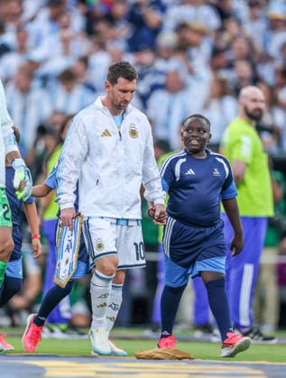 JULY 11, 2026: Argentina forward Lionel Messi (10) and team Argentina enters the pitch for player introductions and playing of the national anthems at Kansas City Stadium in Kansas City, MO. CSM Kansas City United States - ZUMAc04_ 20260711_zma_c04_008 Copyright: xRomanxPunox