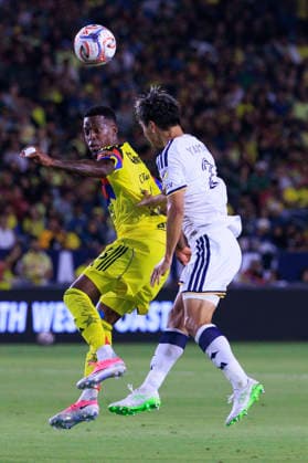 July 11, 2026, Carson, California, USA: Cristian Borja 26 of Club America heads the ball as Miki Yamane 2 of the LA Galaxy defends during their International Friendly, Länderspiel, Nationalmannschaft game on Saturday July 11, 2026 at the Dignity Health Sports Park Stadium in Carson, California. Galaxy defeat America, 1-0. ARIANA RUIZ PI Carson USA - ZUMAp124 20260711_zaa_p124_031 Copyright: xArianaxRuizx