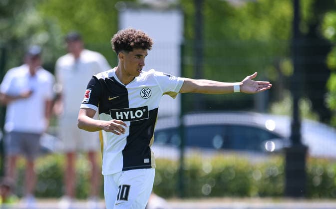 Fussball 1. Bundesliga 2026 2027 Testspiel 11.07.2026 SV Elversberg - FC Thun Noah Darvich (SV Elversberg) *** Soccer, Bundesliga 1, 2026–2027, Friendly Match, July 11, 2026, SV Elversberg vs. FC Thun, Noah Darvich, SV Elversberg