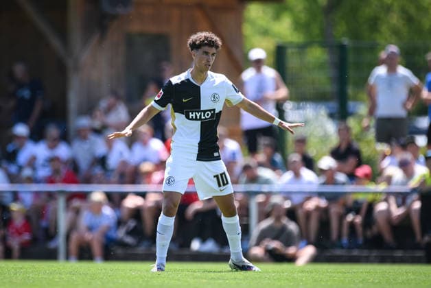 Fussball 1. Bundesliga 2026 2027 Testspiel 11.07.2026 SV Elversberg - FC Thun Noah Darvich (SV Elversberg) *** Soccer, Bundesliga 1, 2026–2027, Friendly Match, July 11, 2026, SV Elversberg vs. FC Thun, Noah Darvich, SV Elversberg