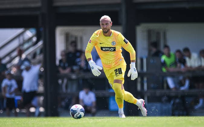 Fussball 1. Bundesliga 2026 2027 Testspiel 11.07.2026 SV Elversberg - FC Thun Torwart Tim Boss (SV Elversberg) *** Soccer, Bundesliga 1, 2026–2027, Friendly Match, July 11, 2026, SV Elversberg vs. FC Thun, Goalkeeper Tim Boss, SV Elversberg