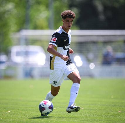 Fussball 1. Bundesliga 2026 2027 Testspiel 11.07.2026 SV Elversberg - FC Thun Noah Darvich (SV Elversberg) *** Soccer, Bundesliga 1, 2026–2027, Friendly Match, July 11, 2026, SV Elversberg vs. FC Thun, Noah Darvich, SV Elversberg